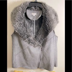 Grey  Fur collar sleeveless coat